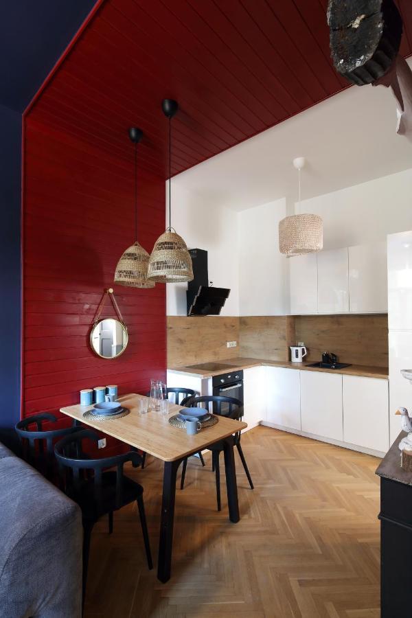 Red & Blue By Oneapartments โซพอต ภายนอก รูปภาพ